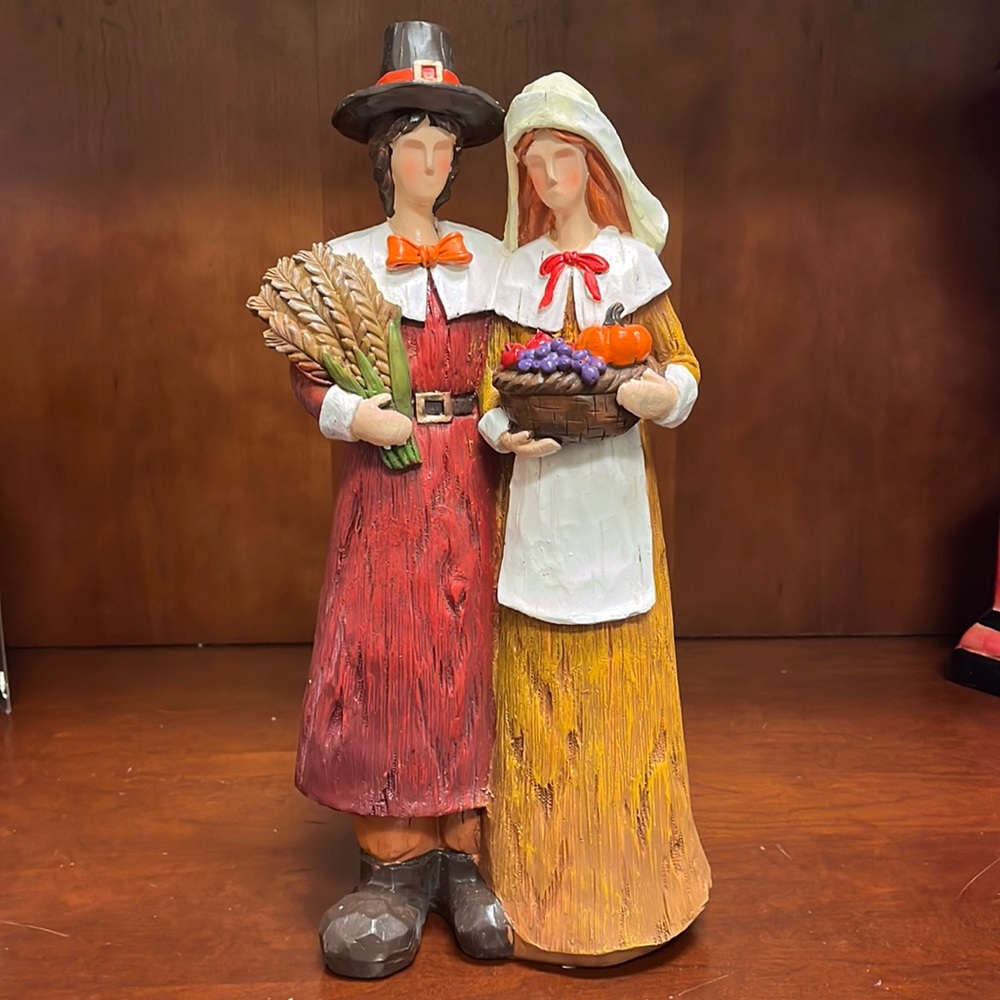 Thanksgiving Pilgrim Couple